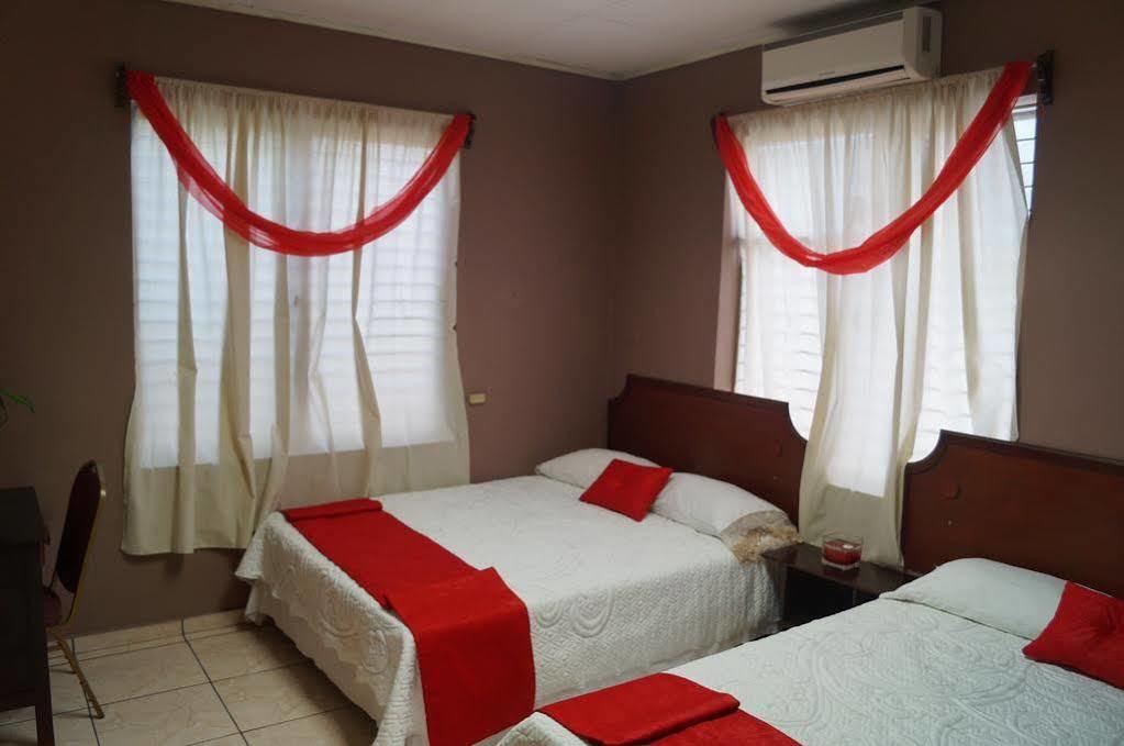 Micro Hotel Rio De Piedras サン・ペドロ・スーラ エクステリア 写真